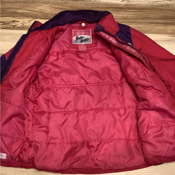use pink winter jacket for about seven--year-olds - Picture 2 of 3